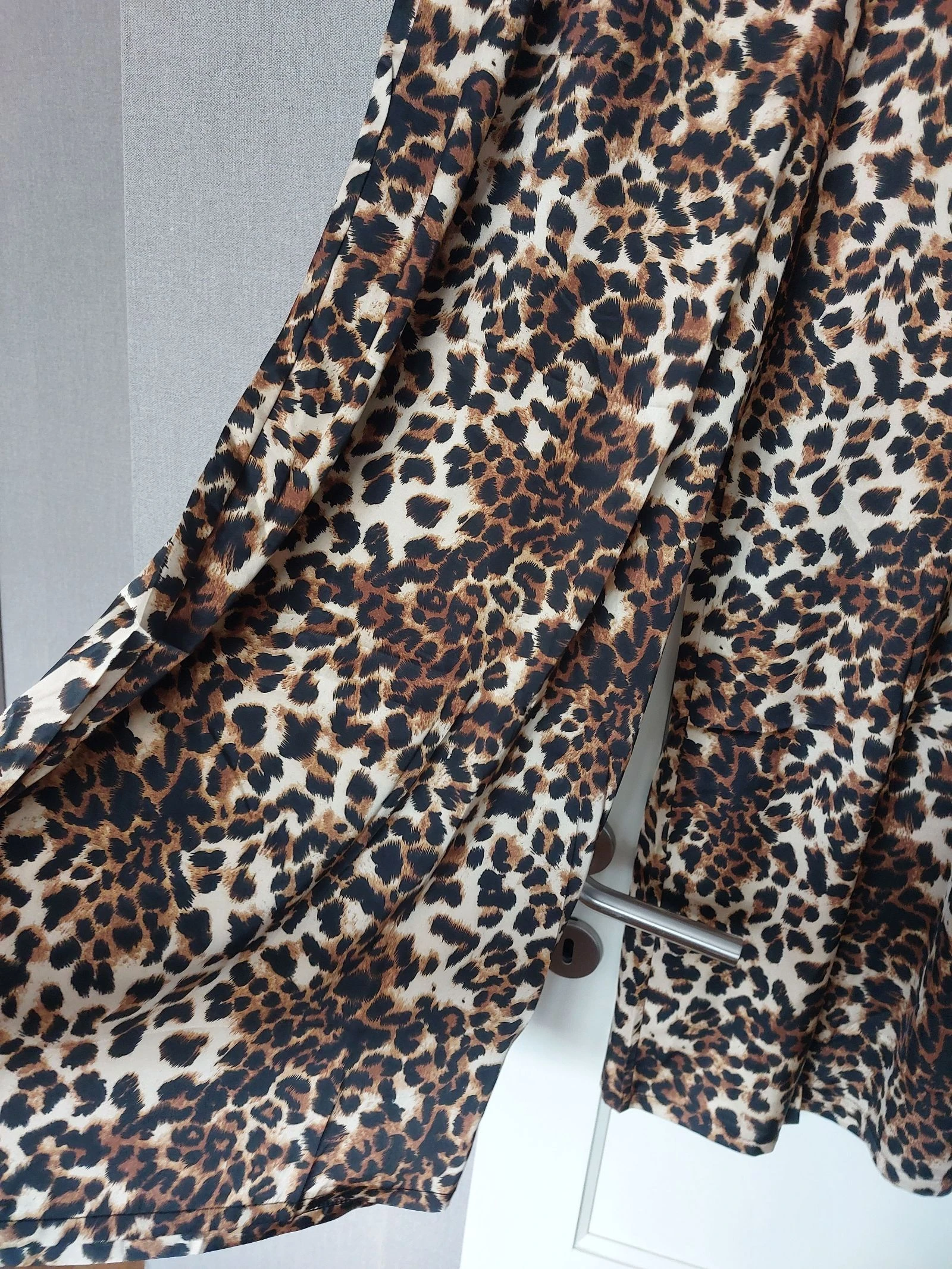 Ensemble pantalon et chemise léopard  – photo 4